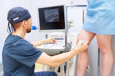 УЗИ сосудов нижних конечностей – для чего нужны обследования артерий и вен на ногах?