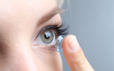 Мифы и факты о контактных линзах