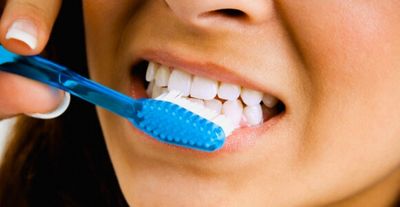 Что лучше: зубной порошок или зубная паста?