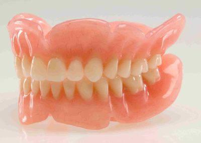 Нейлоновые зубные протезы: гибкие и мягкие